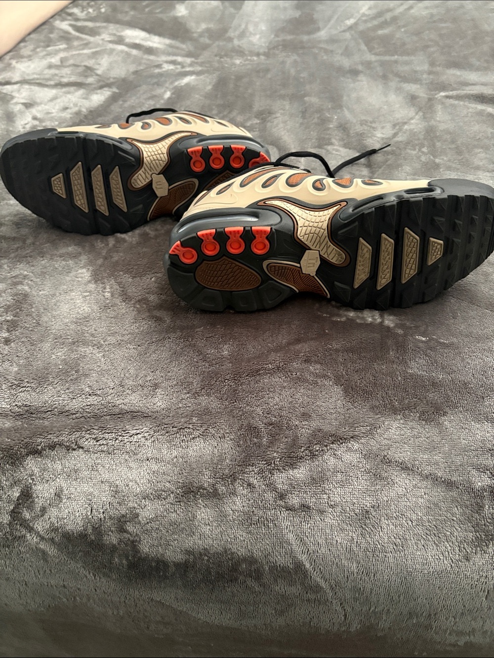 Nike Men’s Air Max Plus Drift - Picture 3 of 6